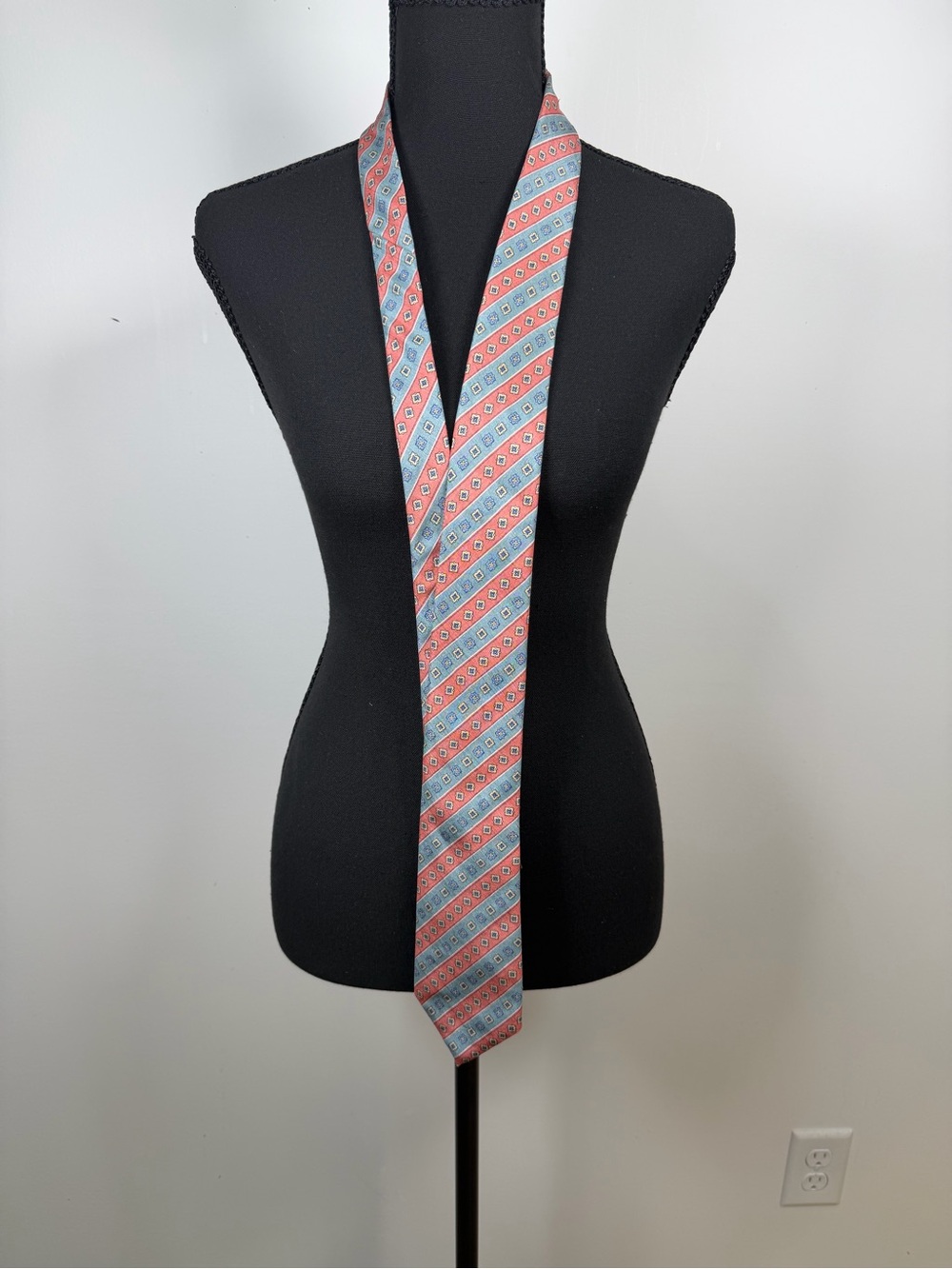 100% Silk Men's Necktie Salmon Pink & Light Blue Diagonal Stripe Medallion
